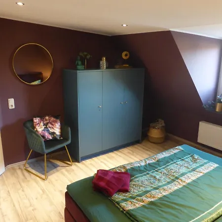 Thiele In Apartment