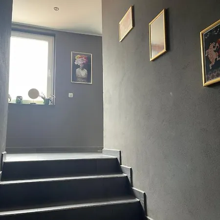Thiele In Apartment *